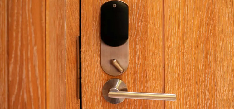 Automatic Locking Door Knob Montclair